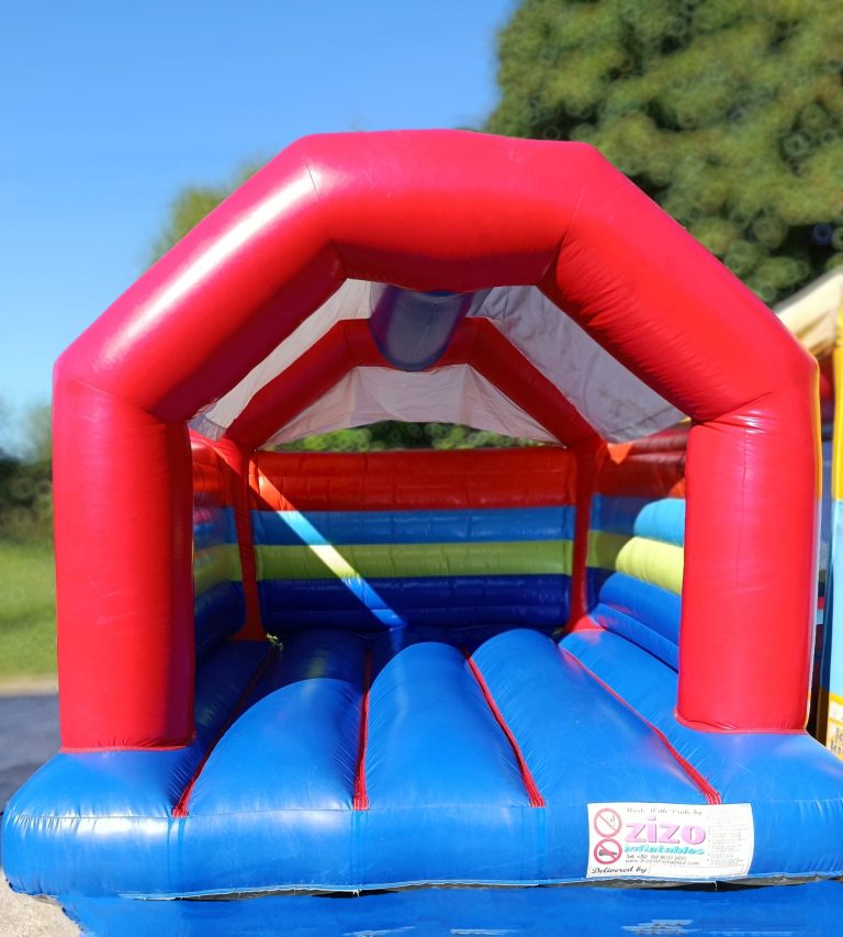 Château gonflable, enfant, location, parc éphémère, kermesse Montpon Ménesterol, Menesplet, Le Fleix, Villetoureix, Neuvic, Saint Astier